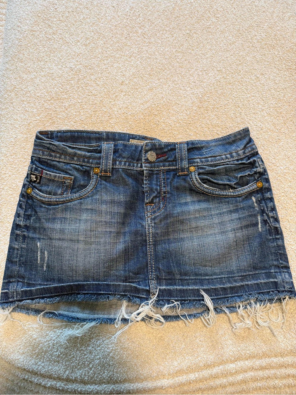 Frayed Hem Denim Mini Skirt in Blue